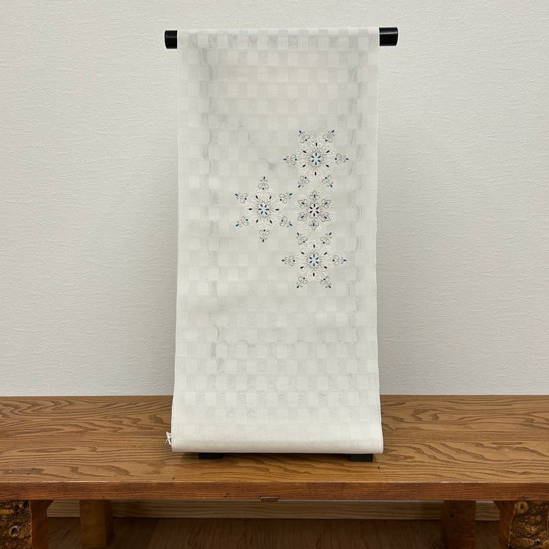 菱花紋/銀鼠 紋紗九寸名古屋帯ー秦流舎 [お仕立て上り価格] | おしゃれ
