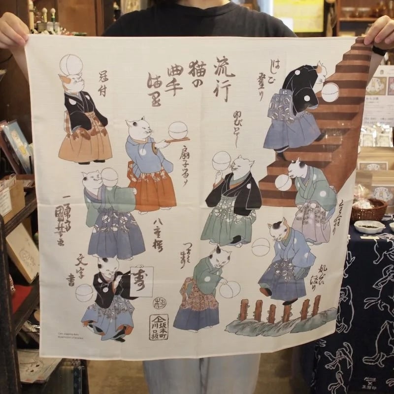 歌川国芳 流行猫の曲手まり 大風呂敷 70cm | 王冠印雑貨店