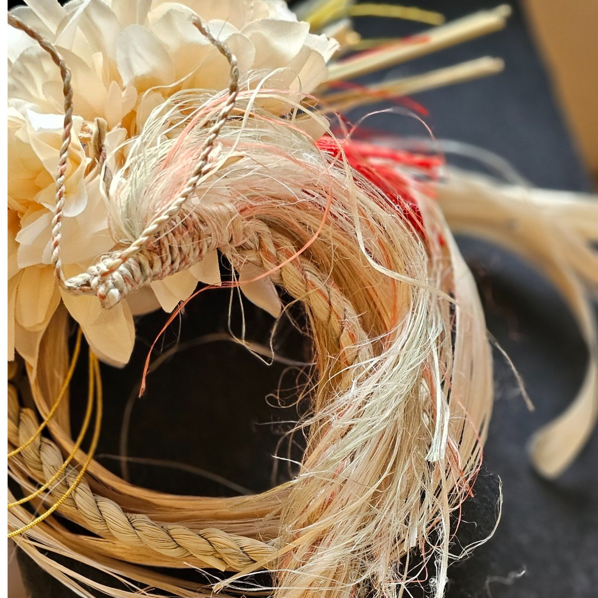 精麻虹龍神】 ～自然の力をまとい、願いを運ぶ虹の龍～ | あいのむすひ