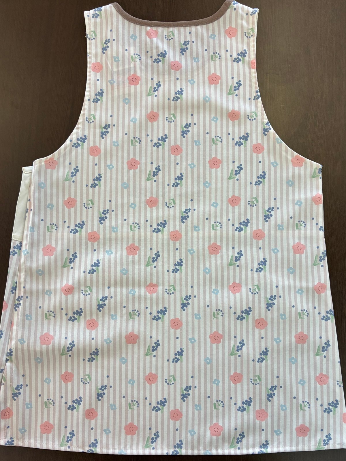 モンチッチ フラワーストライプ キャラクターエプロン MA4182【M-L