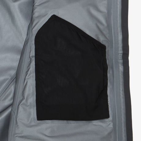 【SUMMIT SERIES】M'S SUMMIT EIGER GTX JACKET DARK GRAY NJ2GS22B