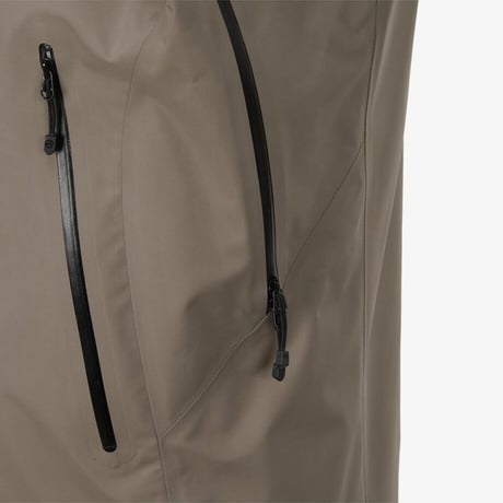 【SUMMIT SERIES】M'S SUMMIT EIGER GTX JACKET DARK BEIGE NJ2GS99A
