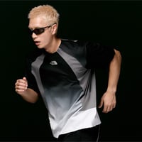 NOVELTY SPEEDON S/S R/TEE BLACK NT7UR53J