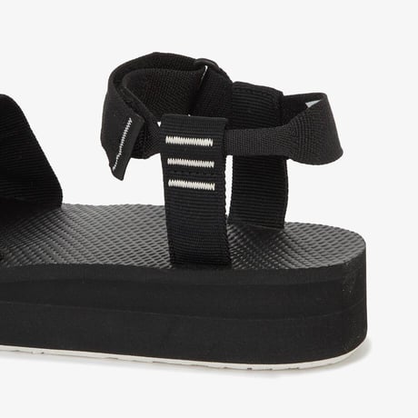 W SKEENA SANDAL PLATFORM BLACK NS82R14A