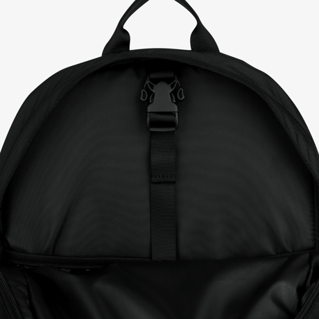 30L ELECTRON LT JET BLACK NM2DS03J
