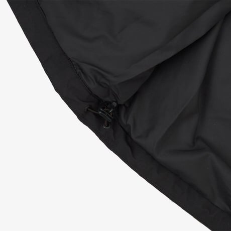 PEAK SHIELD JACKET BLACK NJ2HR04B