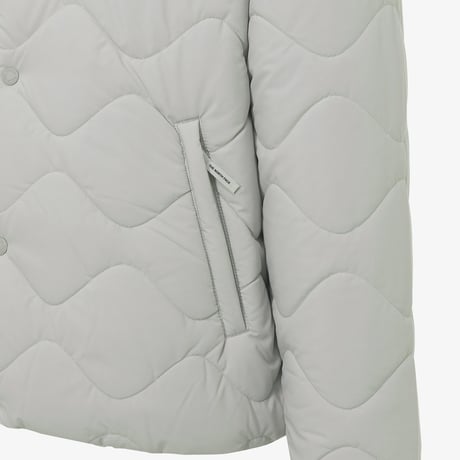 【ユニセックス】ESSENTIAL LIGHT V JACKET WHITE SAND NJ3NQ53K