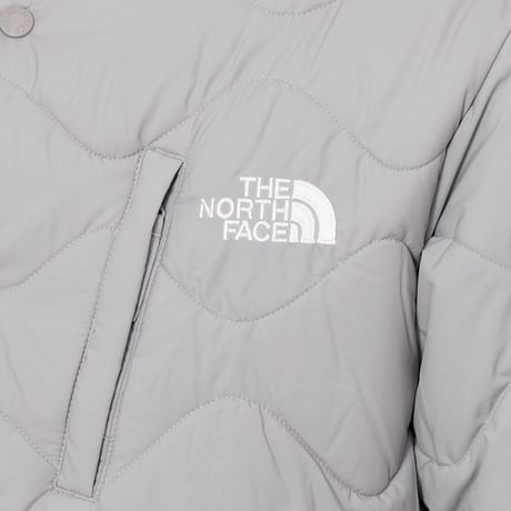 【ユニセックス】ESSENTIAL LIGHT V JACKET STONE GRAY NJ3NQ53L
