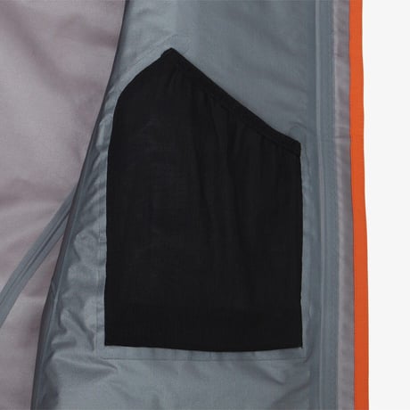 【SUMMIT SERIES】M'S SUMMIT EIGER GTX JACKET ORANGE NJ2GS99B