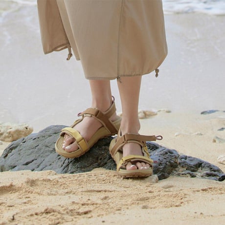W EXPLORE CAMP SANDAL BROWN NS82S03B