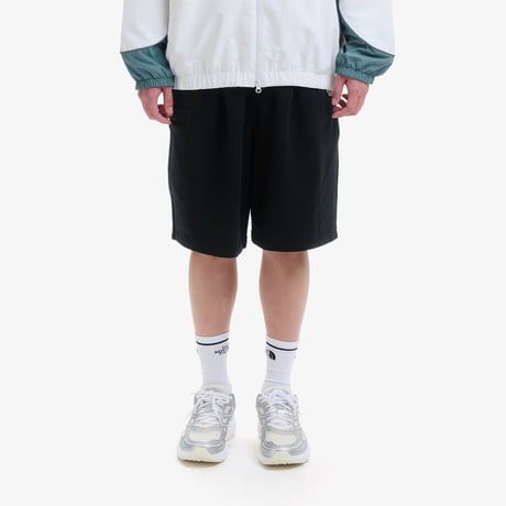 CORE BERMUDA SHORTS BLACK NS6KR01B