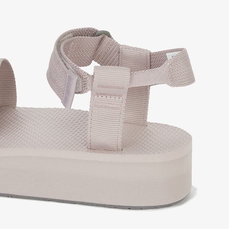 W SKEENA SANDAL PLATFORM GRAY NS82R14B
