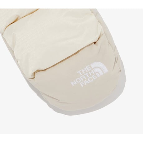 NUPTSE DOWN MITT SAND SHELL NJ3GQ54B