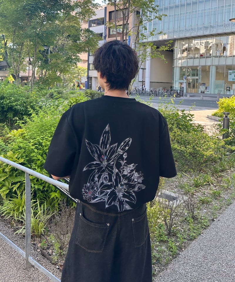 花柄プリントTシャツ【BLACK】 | ”IKINUKI”