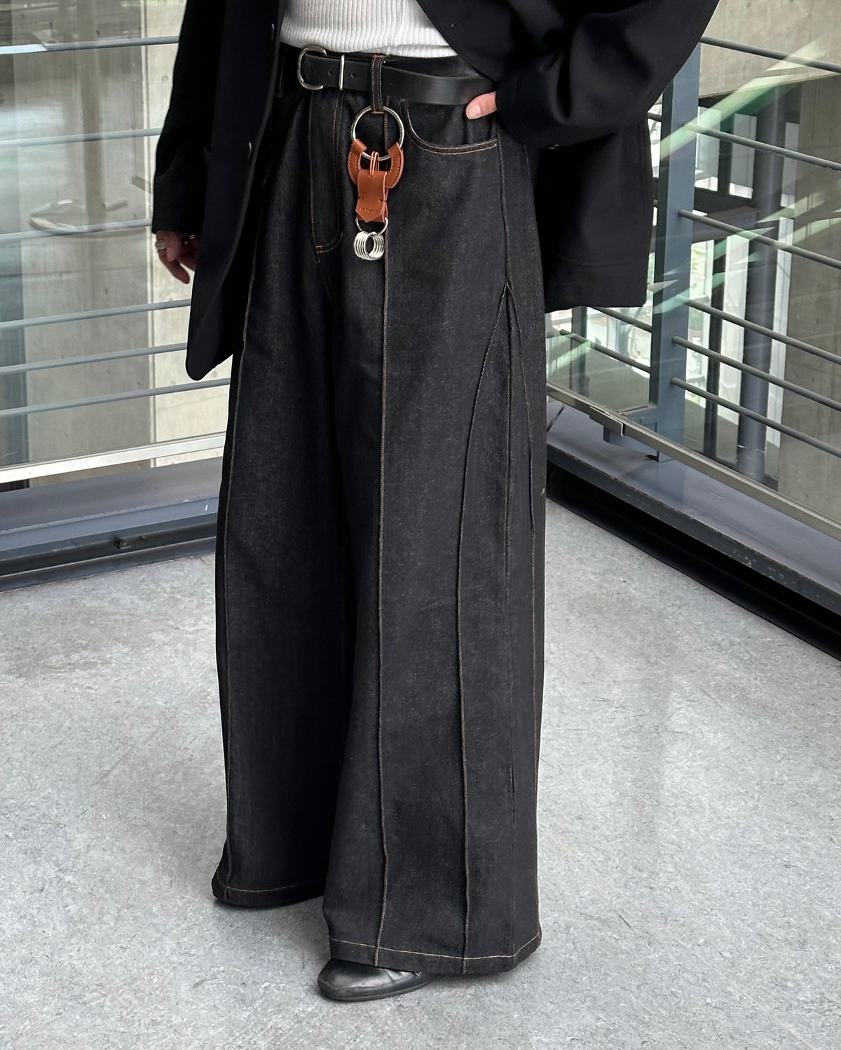 ワイドフレアデニム【BLACK】 | ”IKINUKI”