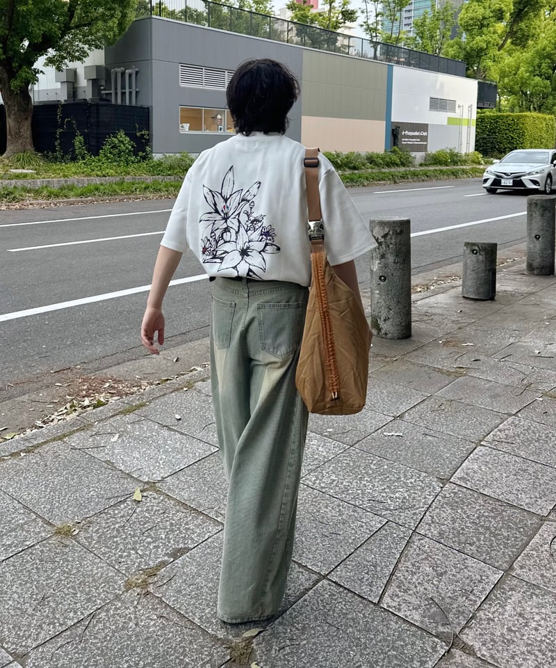 花柄プリント ホワイトTシャツ 花柄プリントTシャツ【WHITE】 | ”IKINUKI”