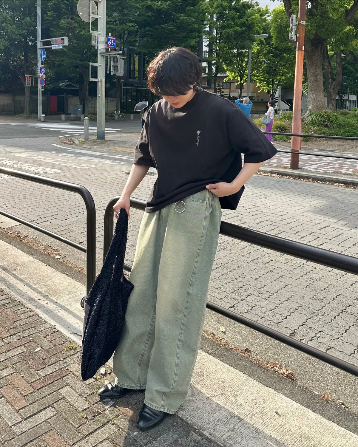 花柄プリントTシャツ【BLACK】 | ”IKINUKI”