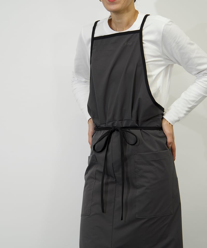ショルダーバッグとエプロン ERA. (イーラ) / 「TAS BIG RED CROSS APRON BAG」－ WEEKENDER SHOP