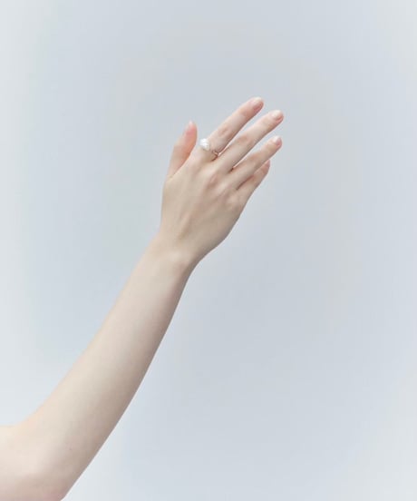 Aging baroque pearl ring silver