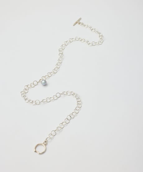 Aging round pearl gray chain-choker silver