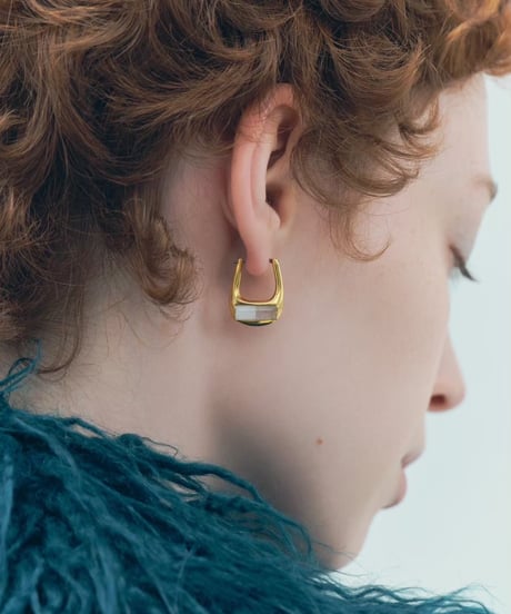 Recette stone pierce (labradrite×white pearl×crystal) pair gold