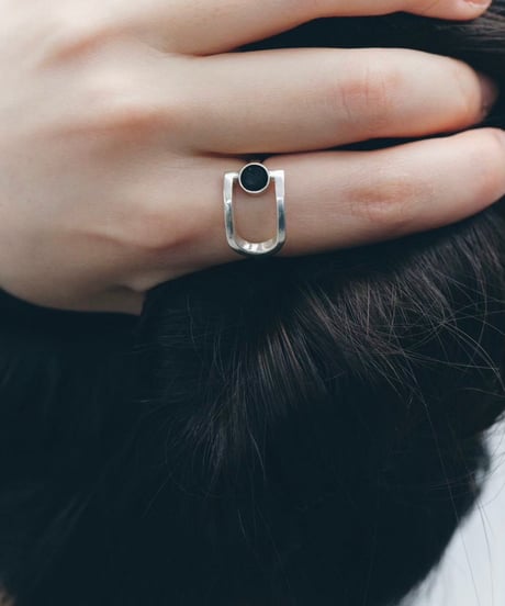 Cercle stone ring (onyx) silver