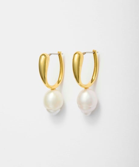 Aging baroque pearl pierce pair gold