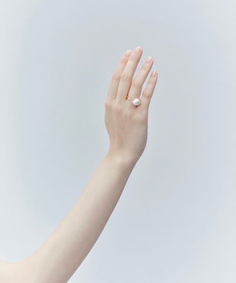 Aging baroque pearl ring silver