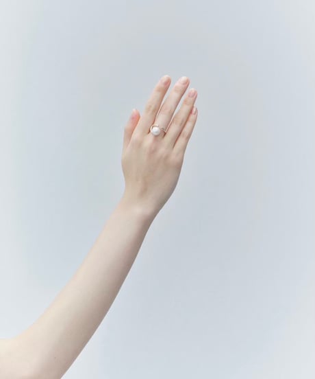Aging round pearl ring silver