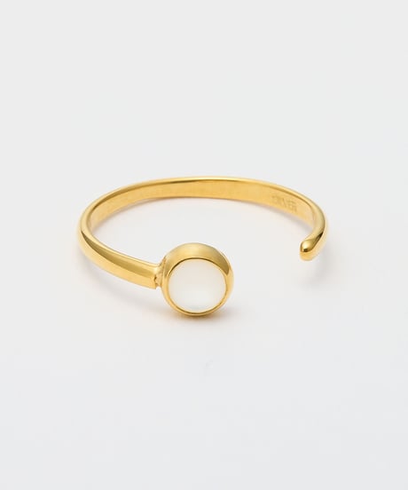 Cercle stone forkring (white pearl) gold
