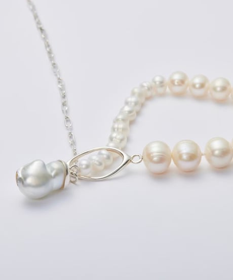 Aging baroque pearl necklace 45cm silver