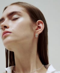Modeling Orb hoop pierce haif silver