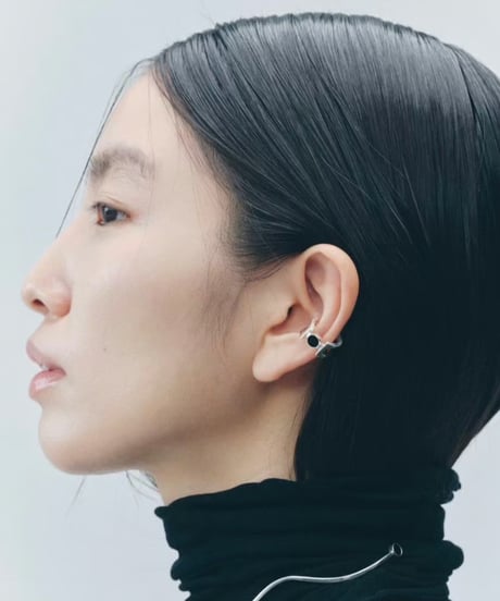 Cercle stone earcuff half (onyx) silver