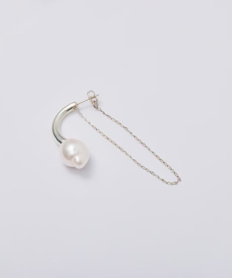 Aging baroque pearl chain pierce half silver