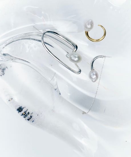 Aging baroque pearl chain pierce half silver