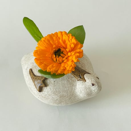 アヒルの花器　（2026.3-５　ひっくりかえる）