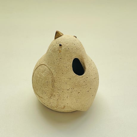 鳥の雛の花器（白／背中穴）