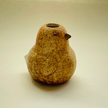 鳥の雛の花器(保護色／上穴）