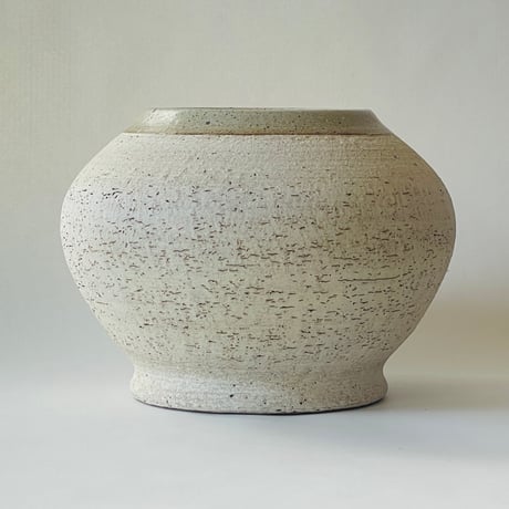白い壺（低大）