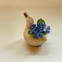 アヒルの花器　上を向く