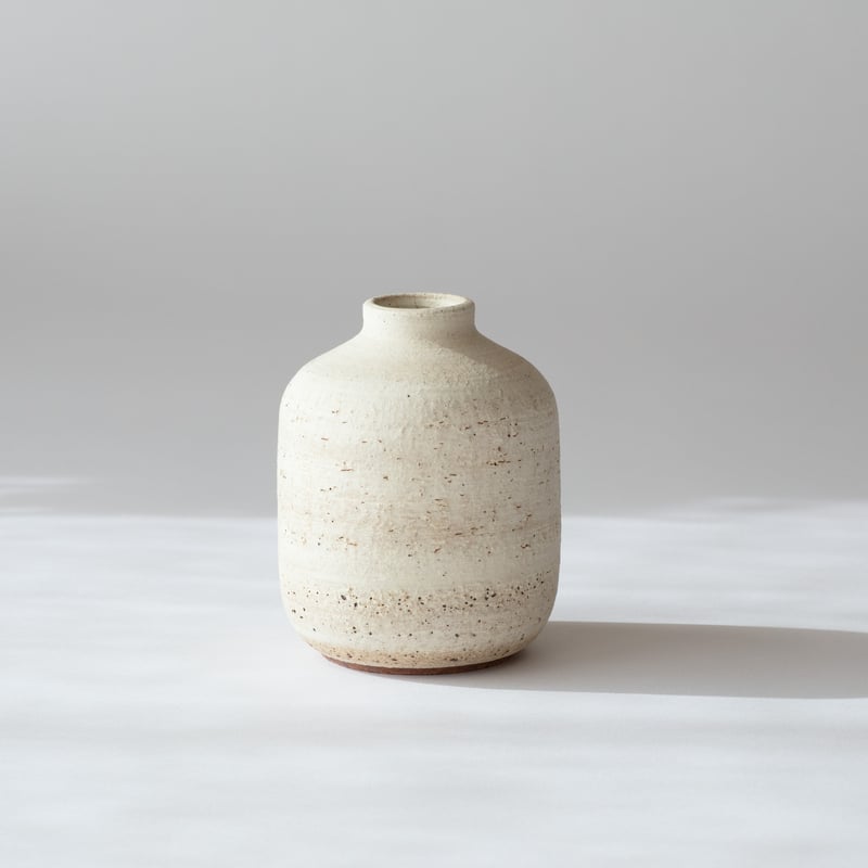 白い壺（中・円柱・口細） | スミレ窯
