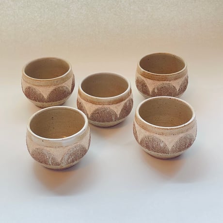 雑草紋様の器　丸湯呑み