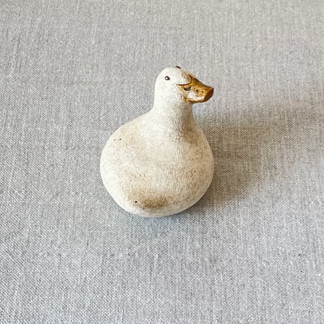 おもちアヒル　（横を向く）