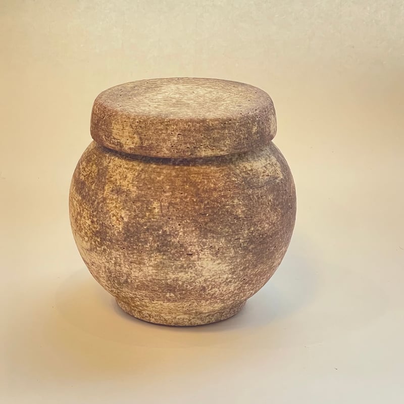 大壺　陶器製の丸い壺（白と茶色） 大壺 陶器製の丸い壺（白と茶色）