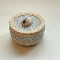 水面のアヒル「寝てる・前向」／蓋鉢