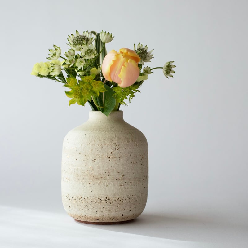 白い壺（中・円柱・口細） | スミレ窯