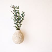 羊のような　掛・置両用の花器