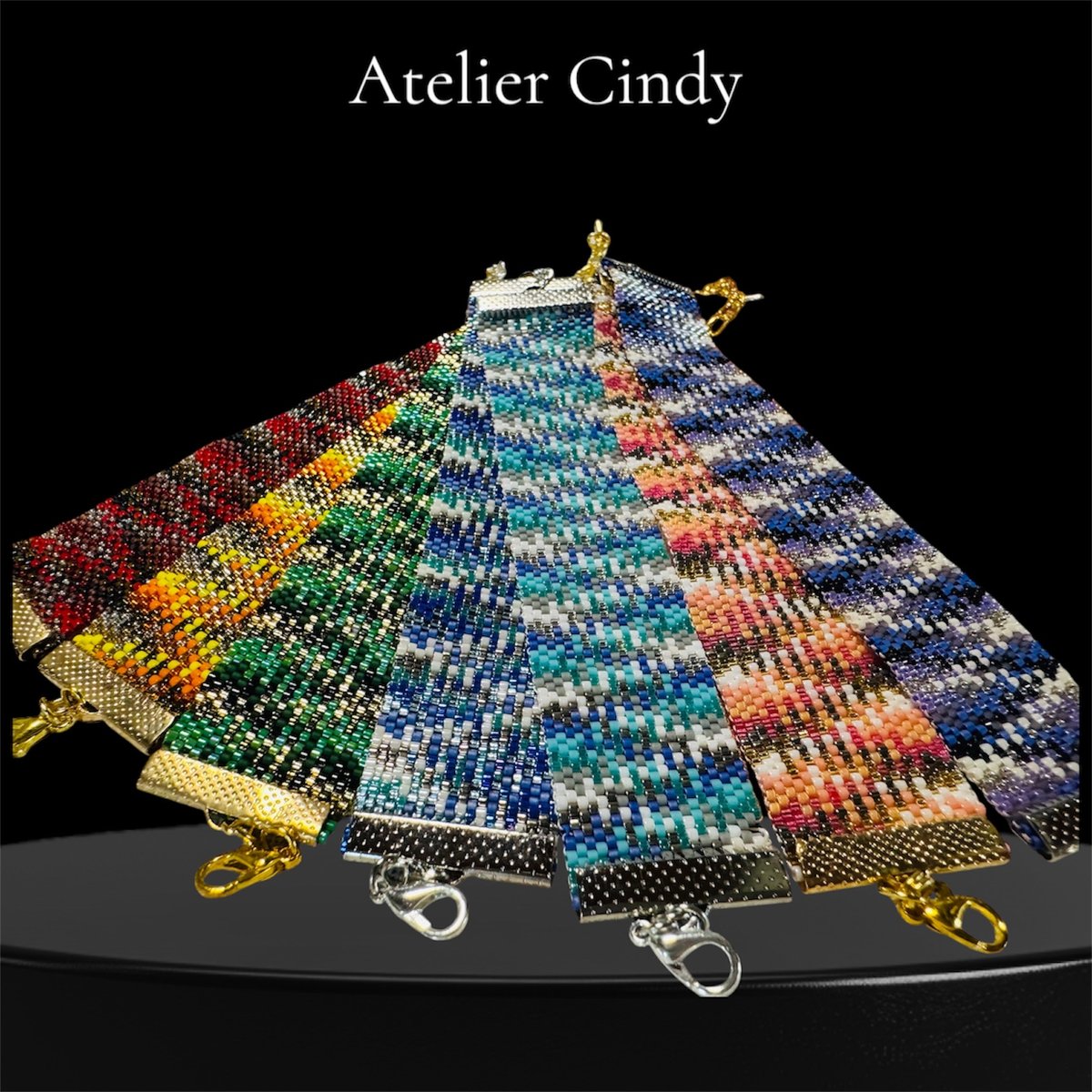 ブレスレット】ビーズステッチ・マリンブルー（青）・アジャスタ付き