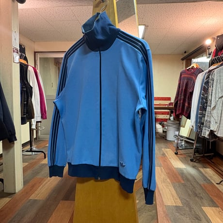 デサントアディダス | STORES