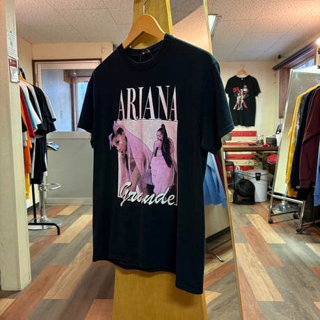 アリアナグランデ | STORES